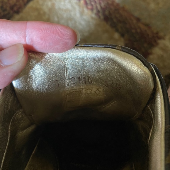 Louis Vuitton sneakers - Picture 2 of 5